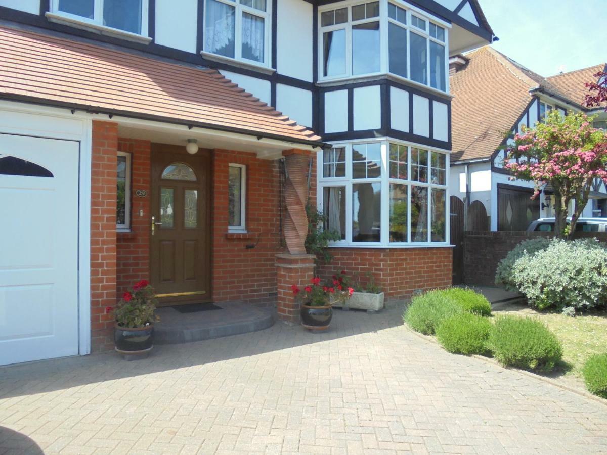 Kelvin Side Villa Eastbourne Exterior photo